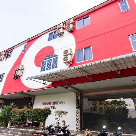 Vaccinated Staff - Oyo 1703 Terang Bintang Hotel Batam Exterior photo