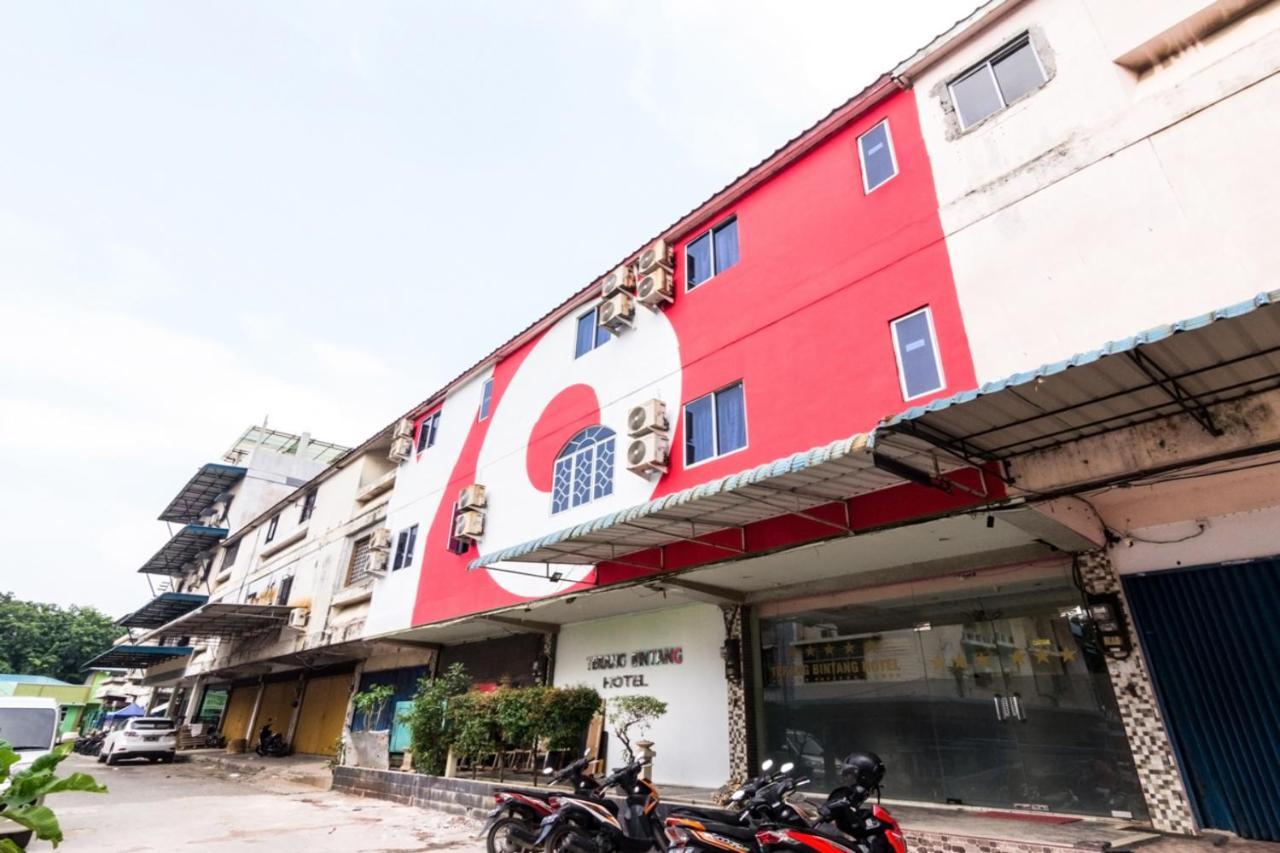 Vaccinated Staff - Oyo 1703 Terang Bintang Hotel Batam Exterior photo