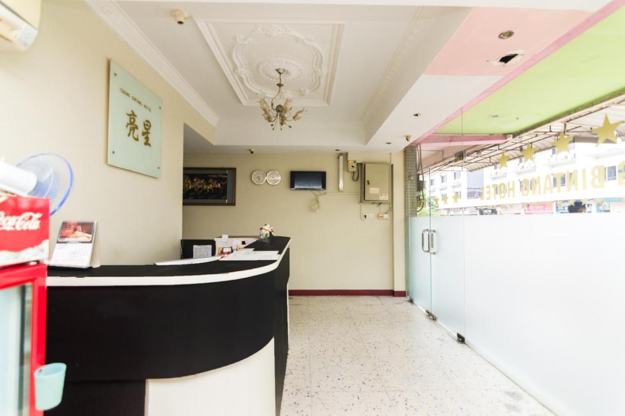Vaccinated Staff - Oyo 1703 Terang Bintang Hotel Batam Exterior photo