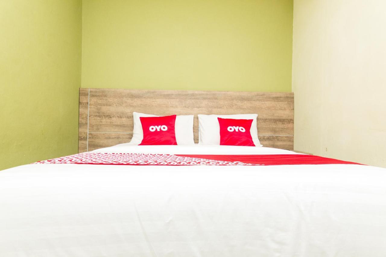 Vaccinated Staff - Oyo 1703 Terang Bintang Hotel Batam Exterior photo