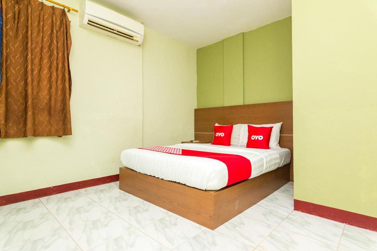 Vaccinated Staff - Oyo 1703 Terang Bintang Hotel Batam Exterior photo