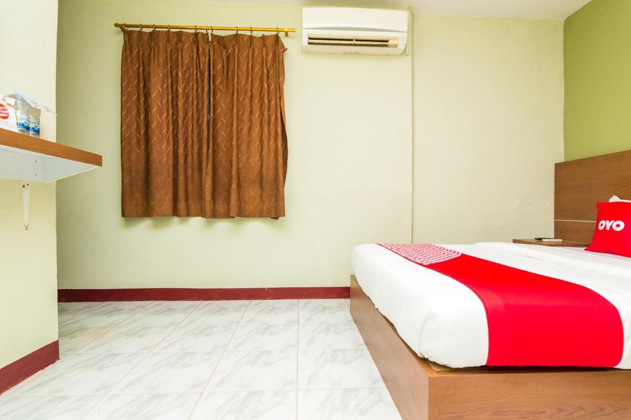 Vaccinated Staff - Oyo 1703 Terang Bintang Hotel Batam Exterior photo