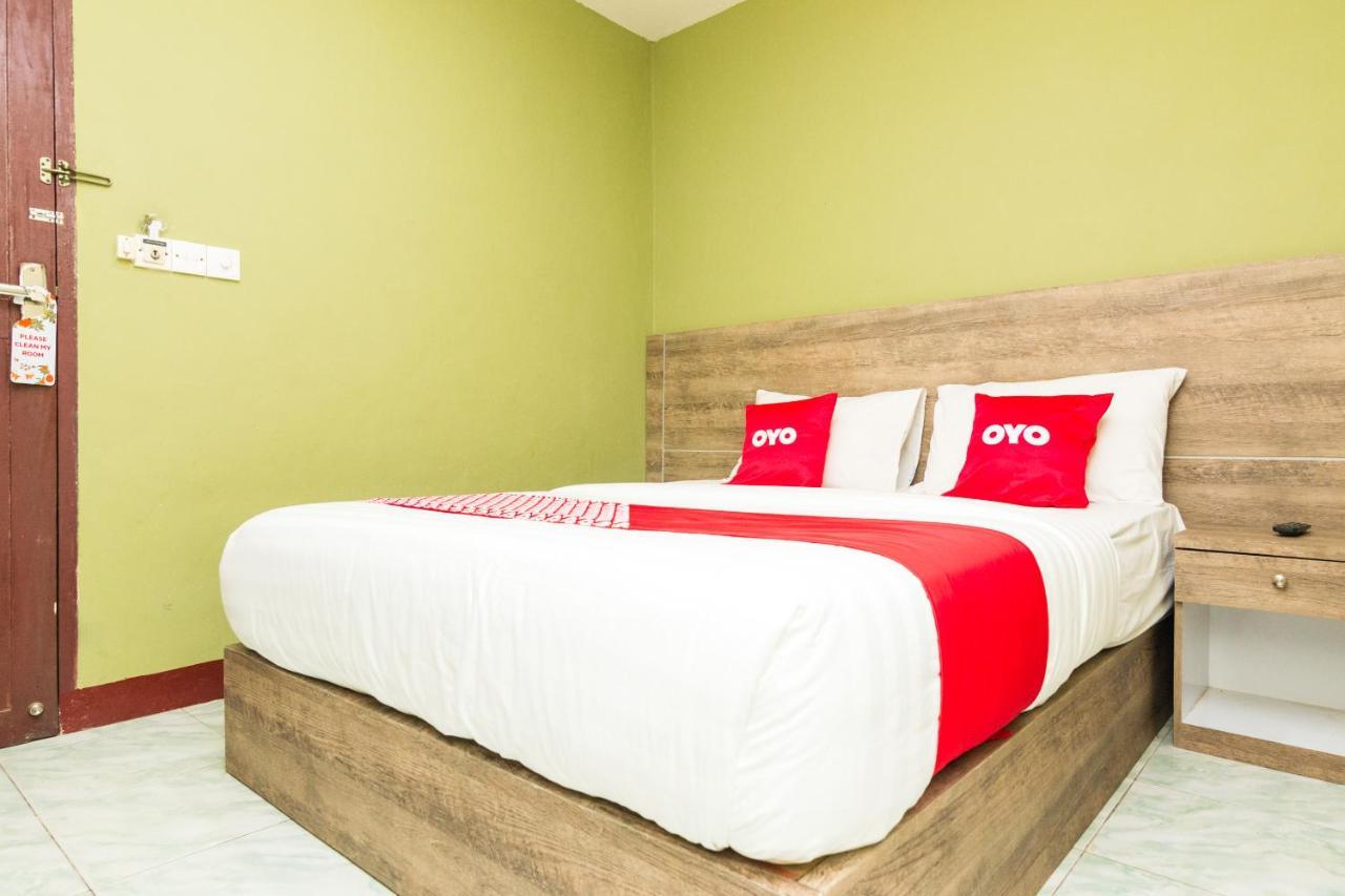 Vaccinated Staff - Oyo 1703 Terang Bintang Hotel Batam Exterior photo