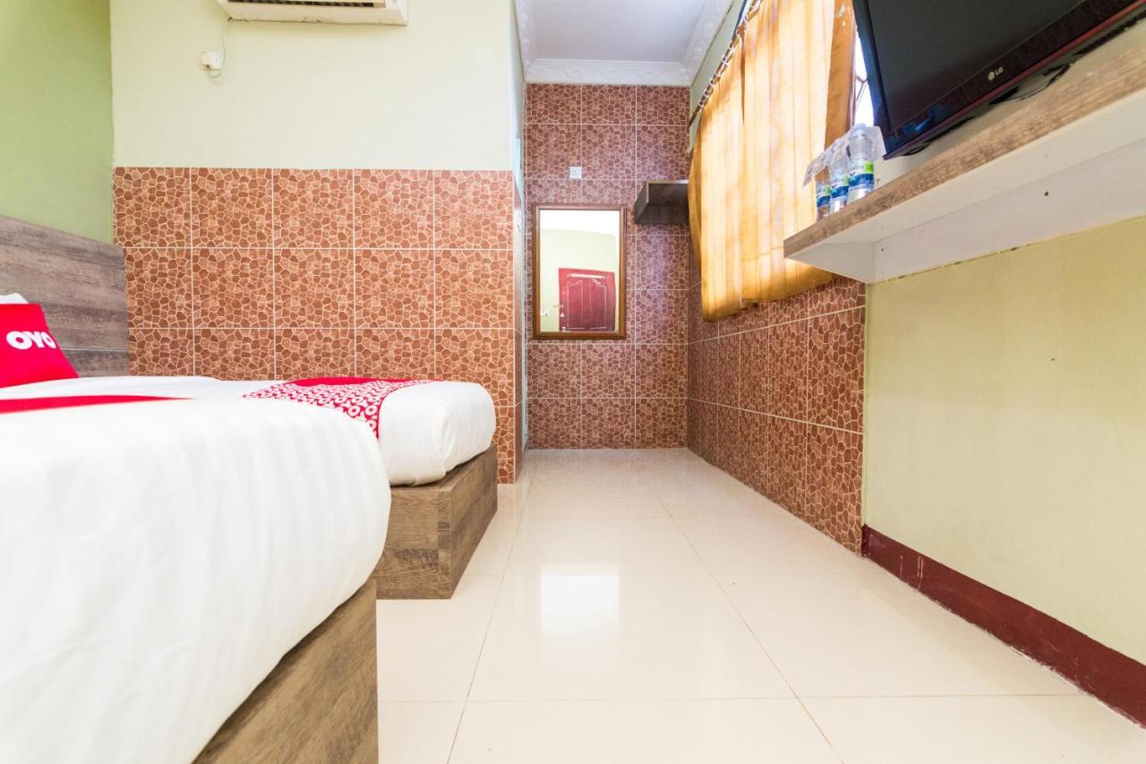 Vaccinated Staff - Oyo 1703 Terang Bintang Hotel Batam Exterior photo