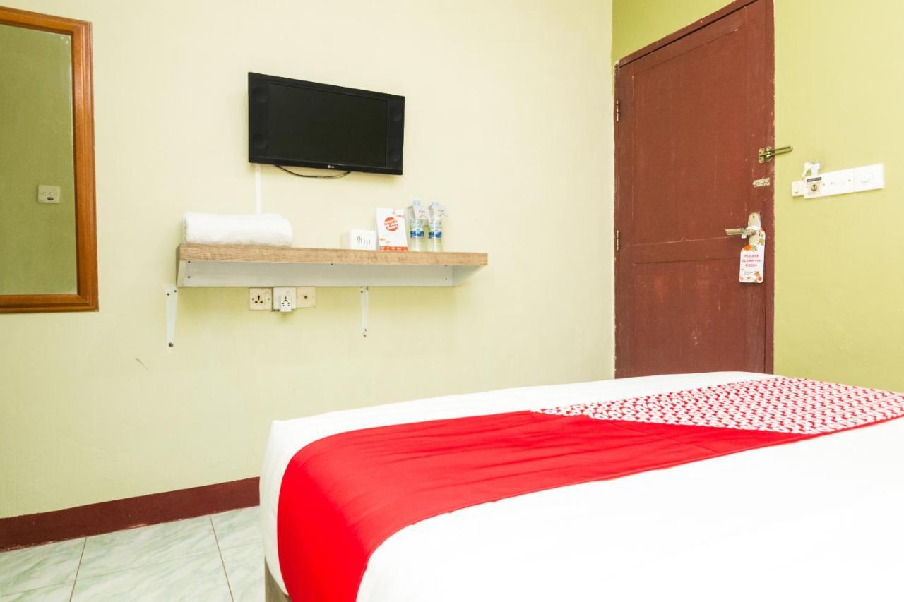 Vaccinated Staff - Oyo 1703 Terang Bintang Hotel Batam Exterior photo