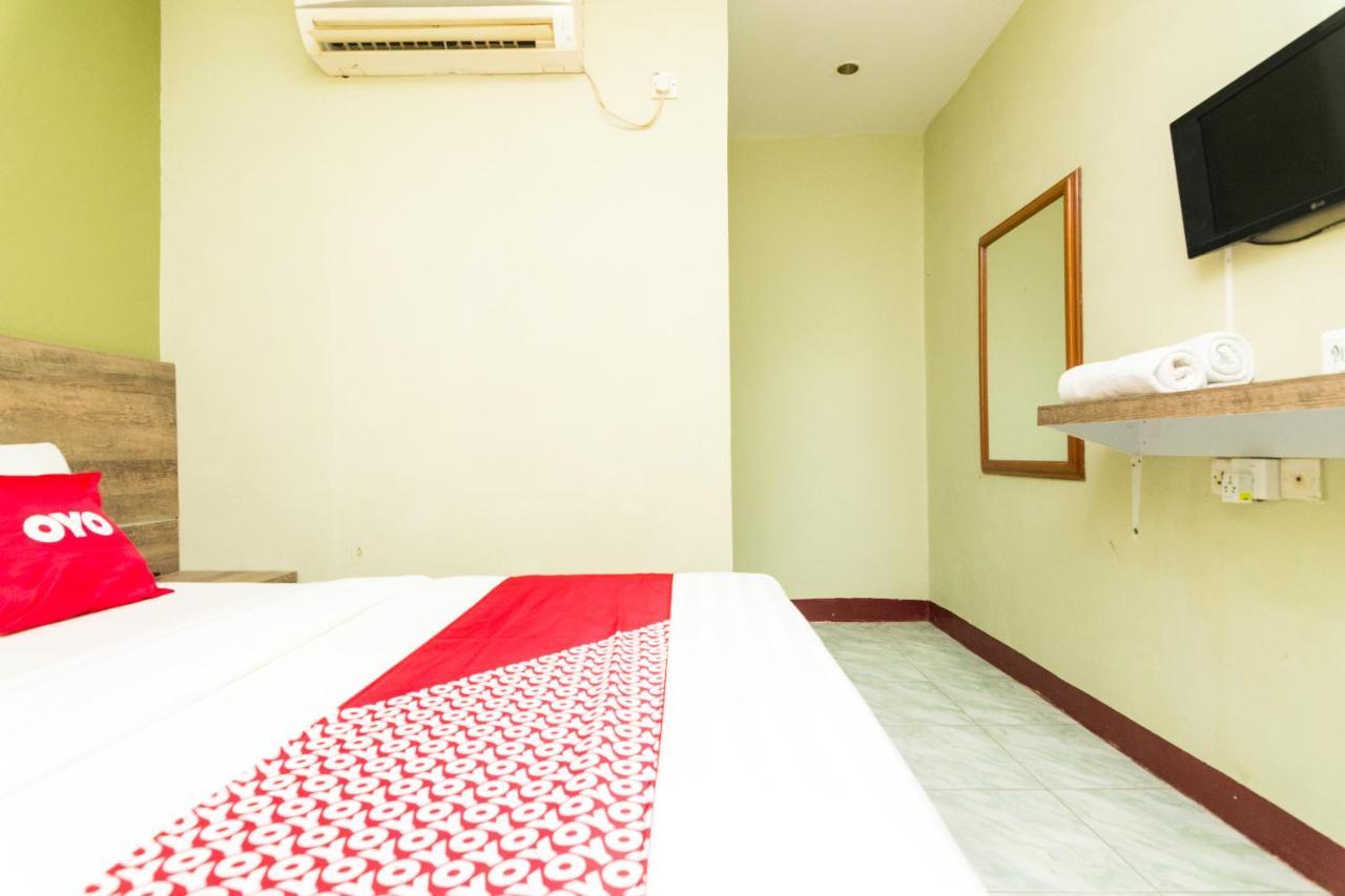 Vaccinated Staff - Oyo 1703 Terang Bintang Hotel Batam Exterior photo