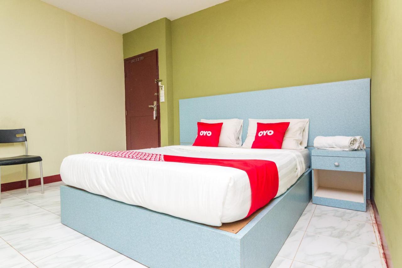 Vaccinated Staff - Oyo 1703 Terang Bintang Hotel Batam Exterior photo