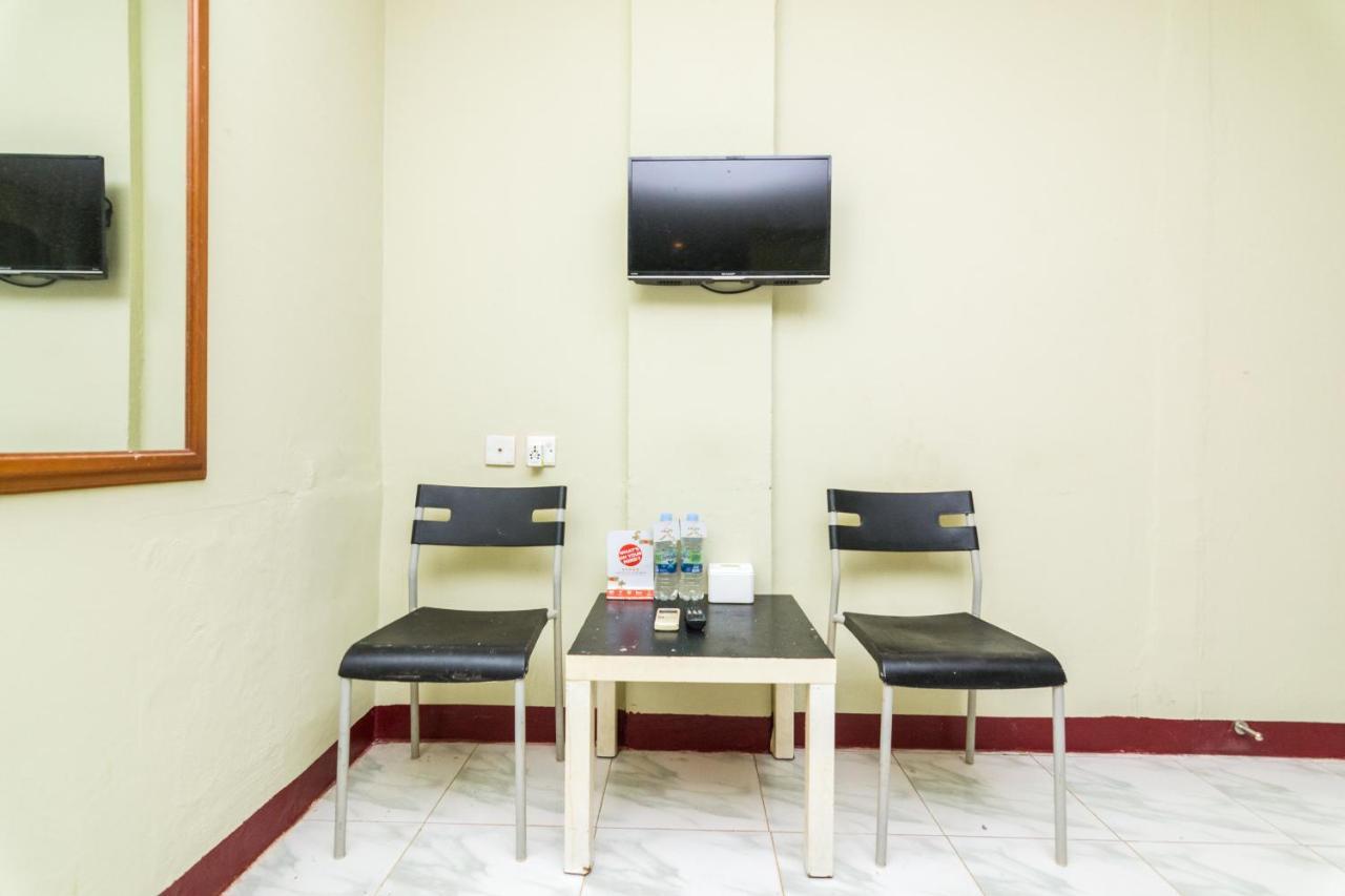 Vaccinated Staff - Oyo 1703 Terang Bintang Hotel Batam Exterior photo